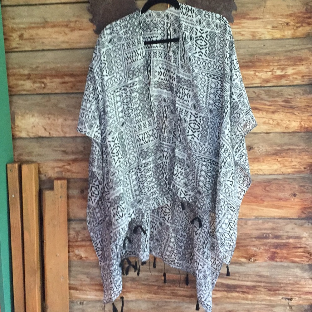B&W scarf wrap